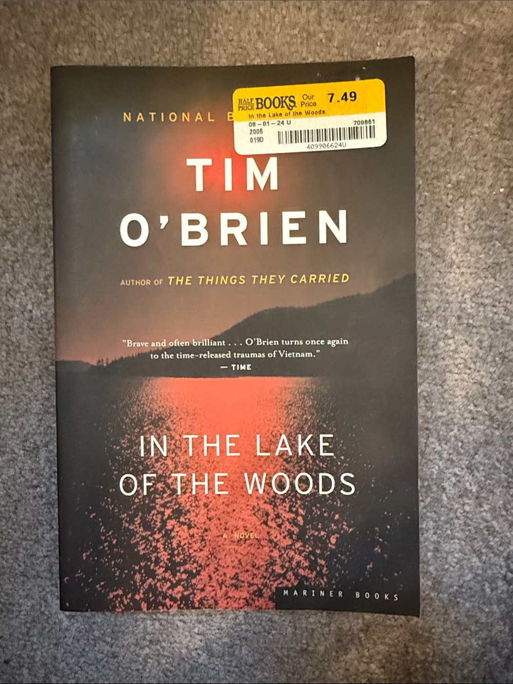 Tim O'Brien "In the Lake of the Woods" Paperback - Black and Red Cover